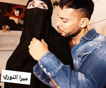 سكس عربي المحجبة ميرا النوري العراقية وعامل توصيل البيتزا يشتهيها